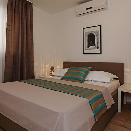 Iris Apartments Bol (Adults Only) Экстерьер фото