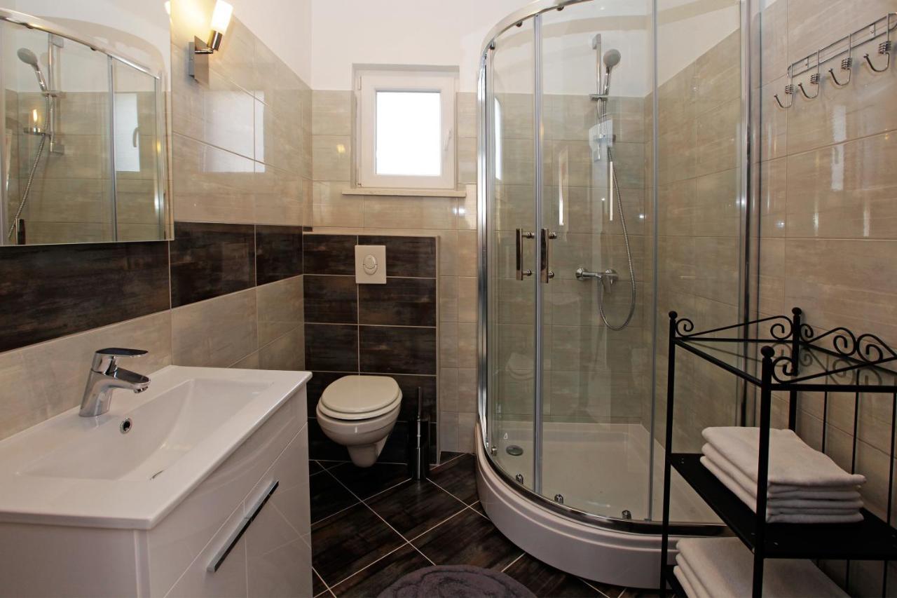 Iris Apartments Bol (Adults Only) Экстерьер фото