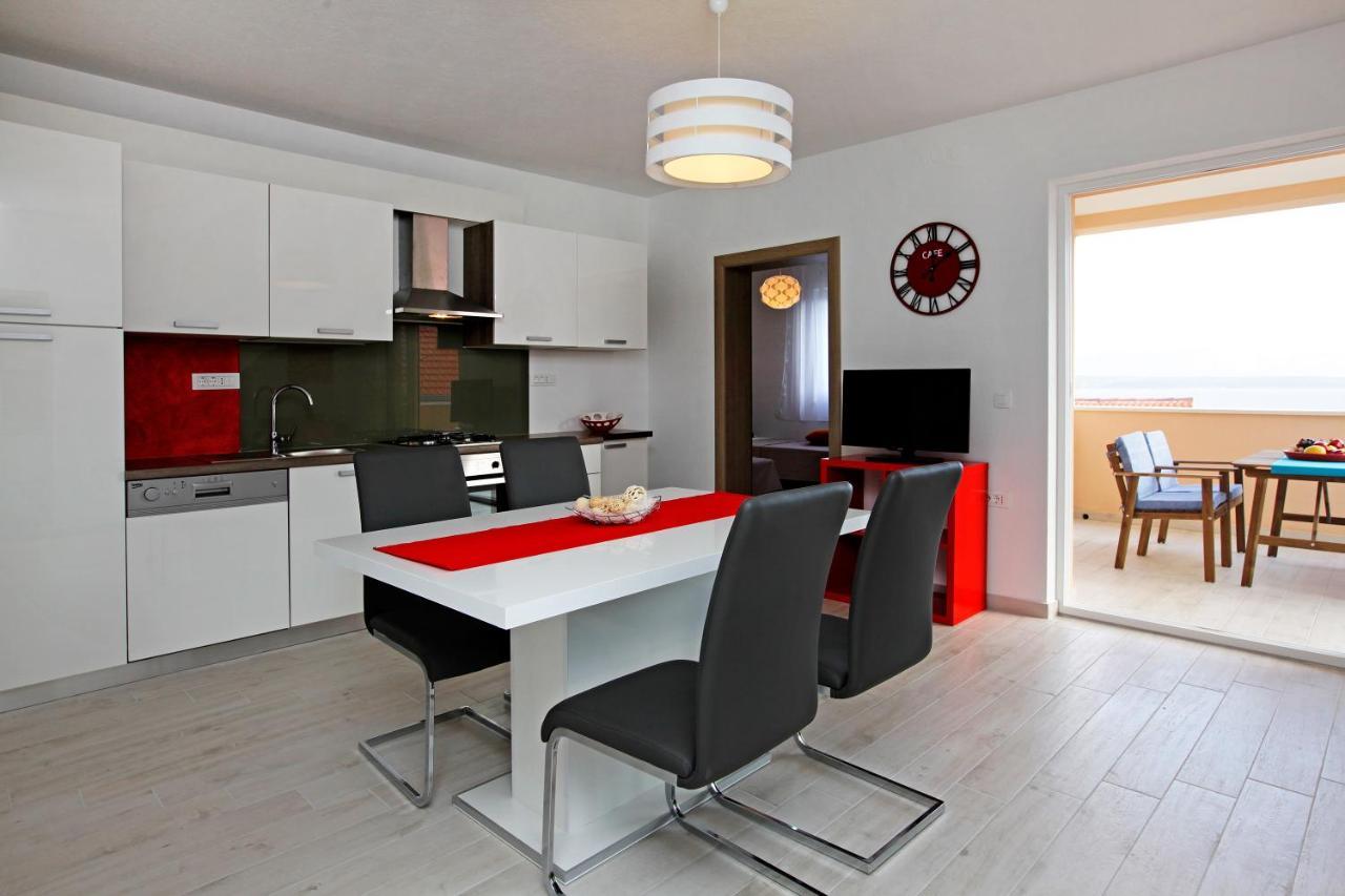 Iris Apartments Bol (Adults Only) Экстерьер фото