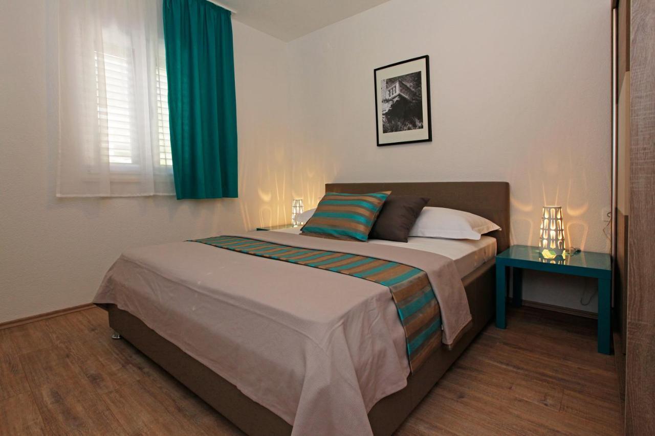 Iris Apartments Bol (Adults Only) Экстерьер фото