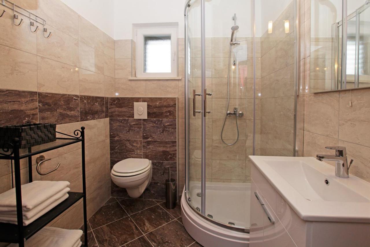 Iris Apartments Bol (Adults Only) Экстерьер фото