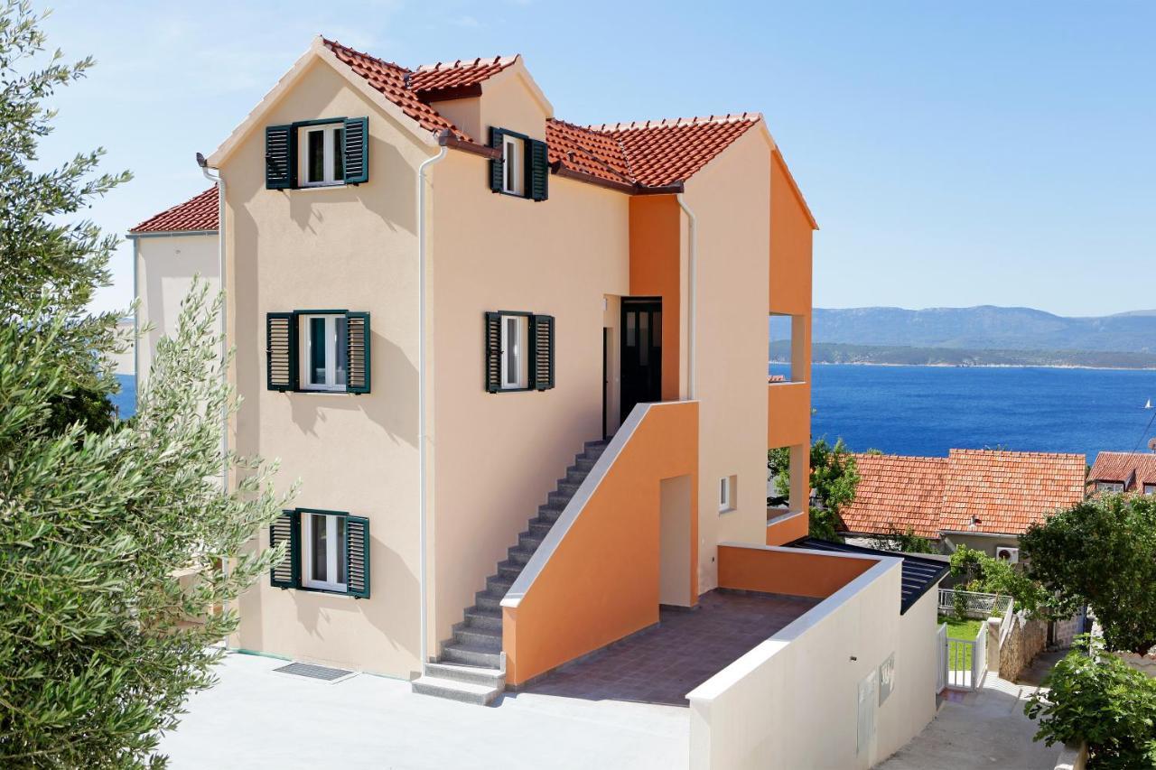 Iris Apartments Bol (Adults Only) Экстерьер фото