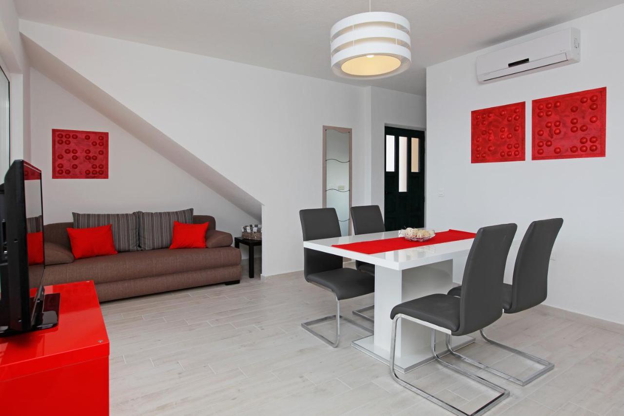 Iris Apartments Bol (Adults Only) Экстерьер фото